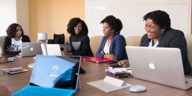 The Dos and Don’ts of Employee Appreciation Gifts